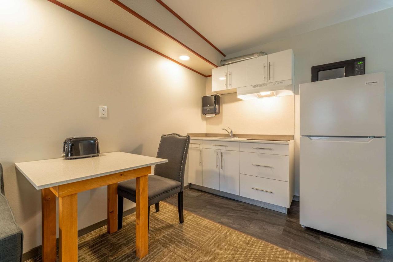 Quality Inn Sunshine Suites Террас Экстерьер фото